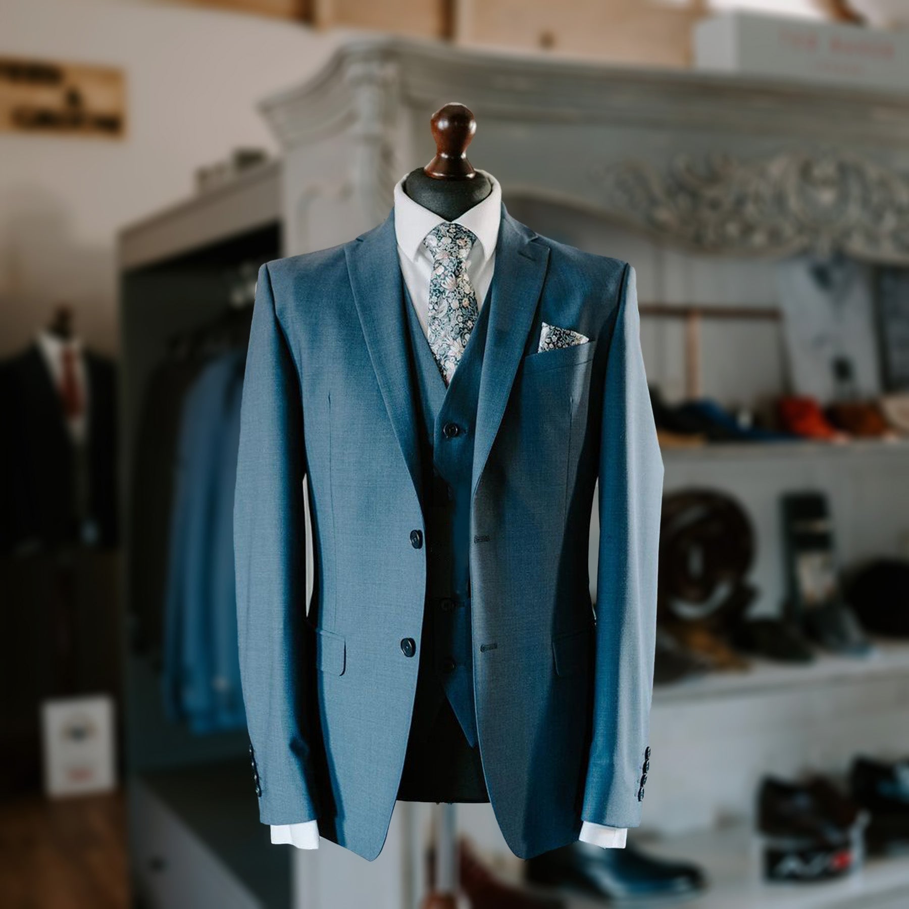 How to Choose Wedding Waistcoats and Ties for Grooms