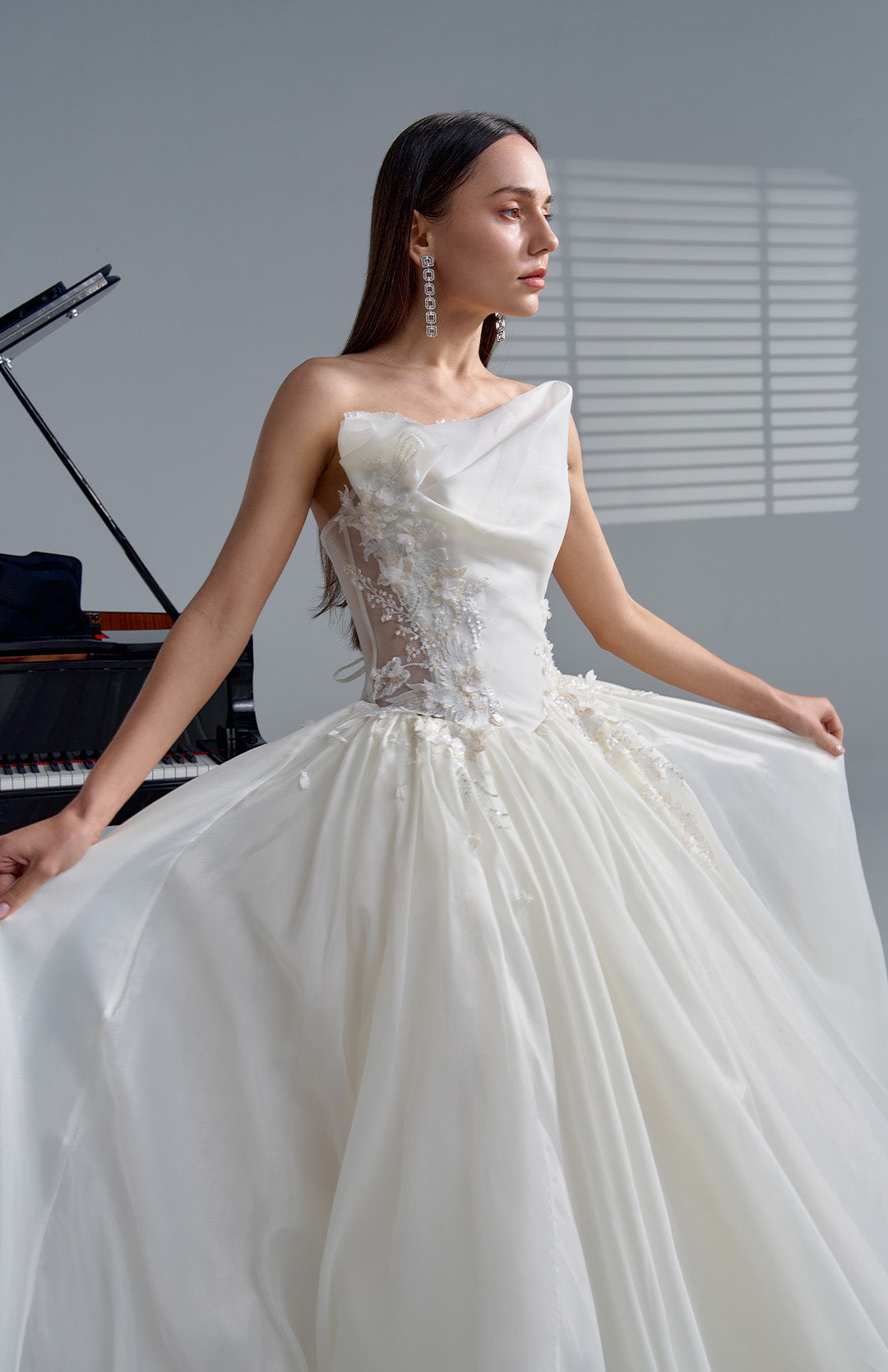 Little moonlight Prelude-Lace Satin Hem Wedding Dresses